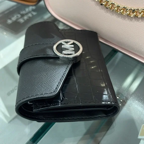 MICHAEL KORS CARMEN MEDIUM LOGO AND FAUX LEATHER WALLET BLACK 
NWT - Picture 11 of 16